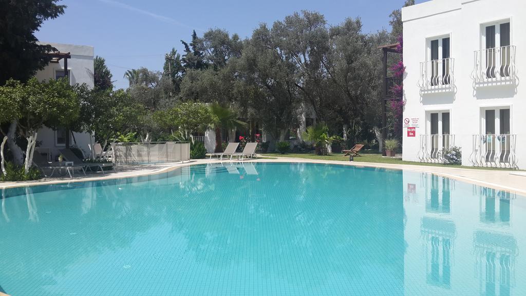 Meis Hotel Битез Экстерьер фото