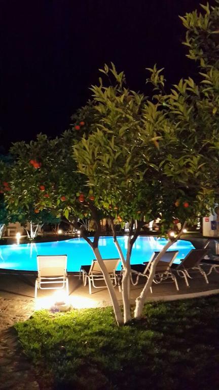 Meis Hotel Битез Экстерьер фото